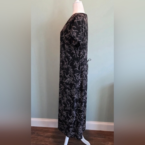 A Wild Thyme Black And White Floral Maxi Dress Size 20 - Picture 4 of 11